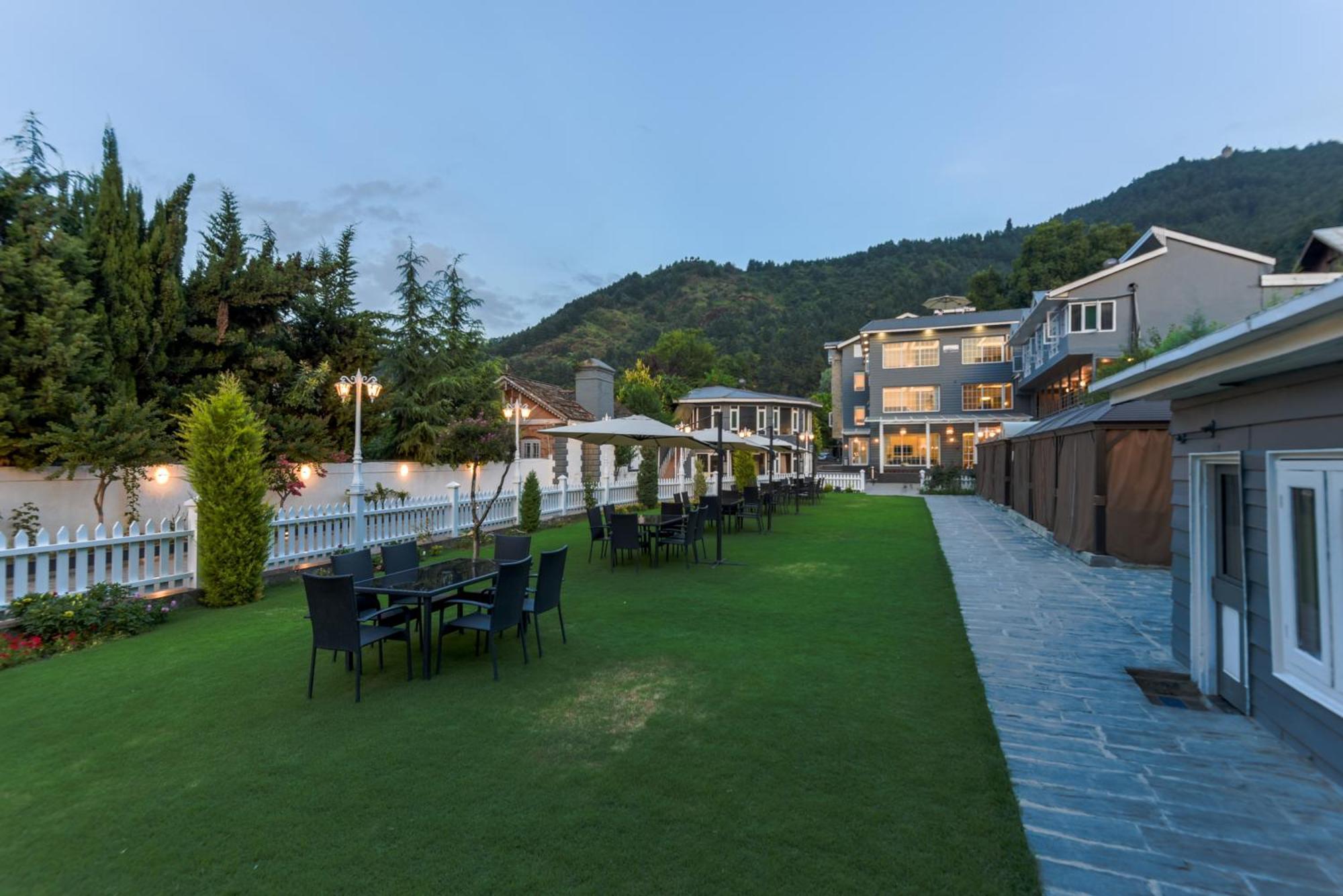 Hotel Grand Boulevard Durgjan Exteriér fotografie